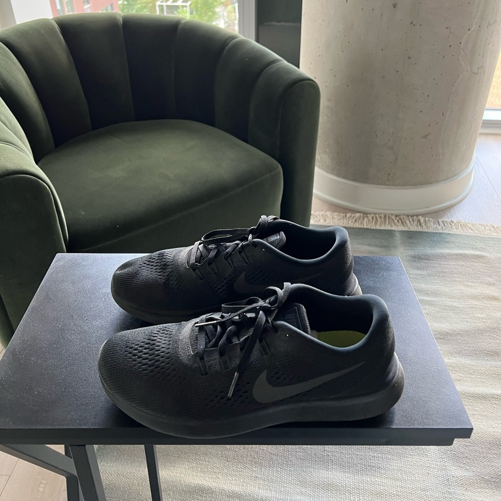 Nike Free RN Shoes